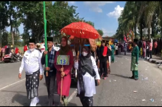 Lubuk Larangan dan Semah Rantau di angkat menjadi tema Pawai Budaya pada Baogholek Godang Kampar
